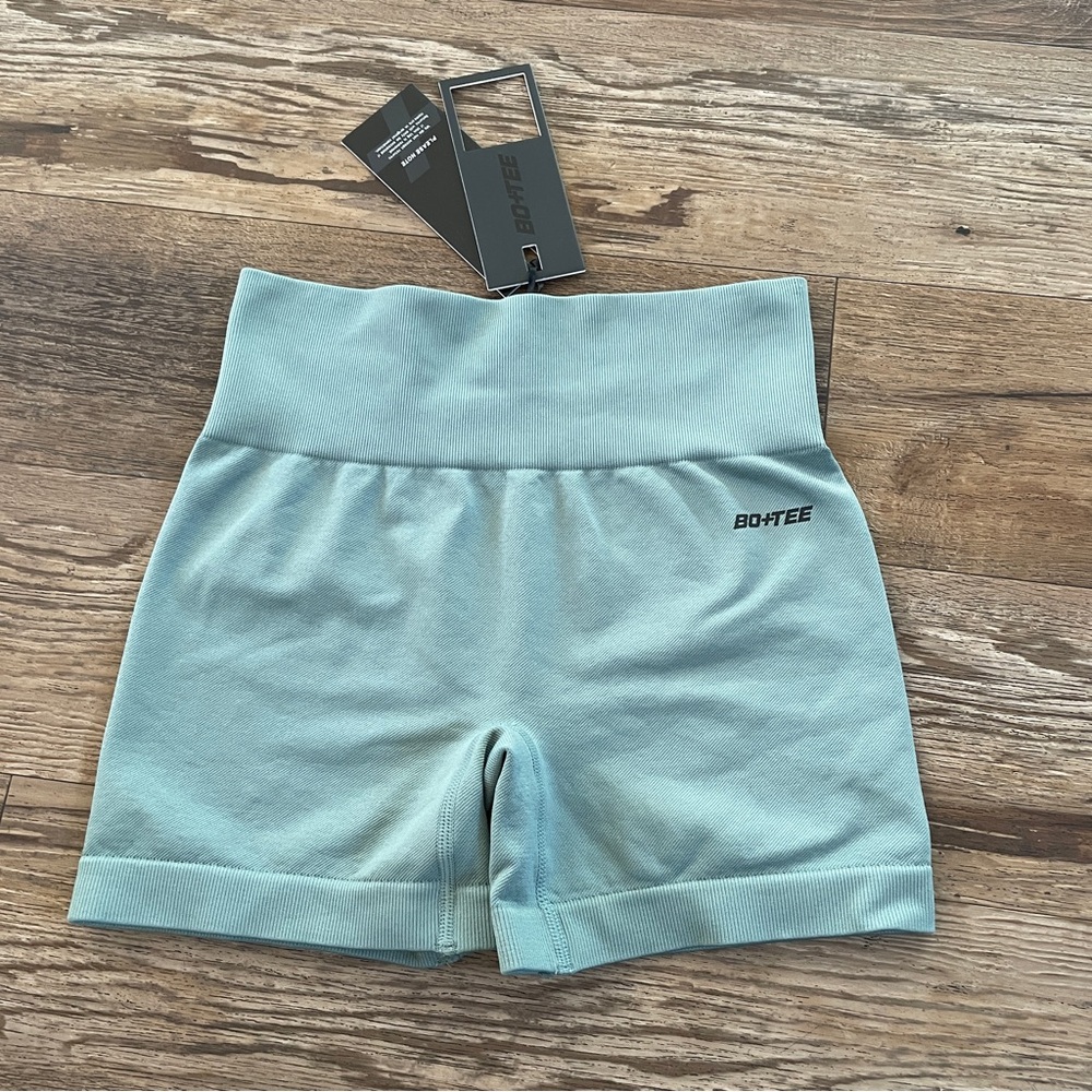 Bo+tee super sculpt mini booty enhancing shorts New S